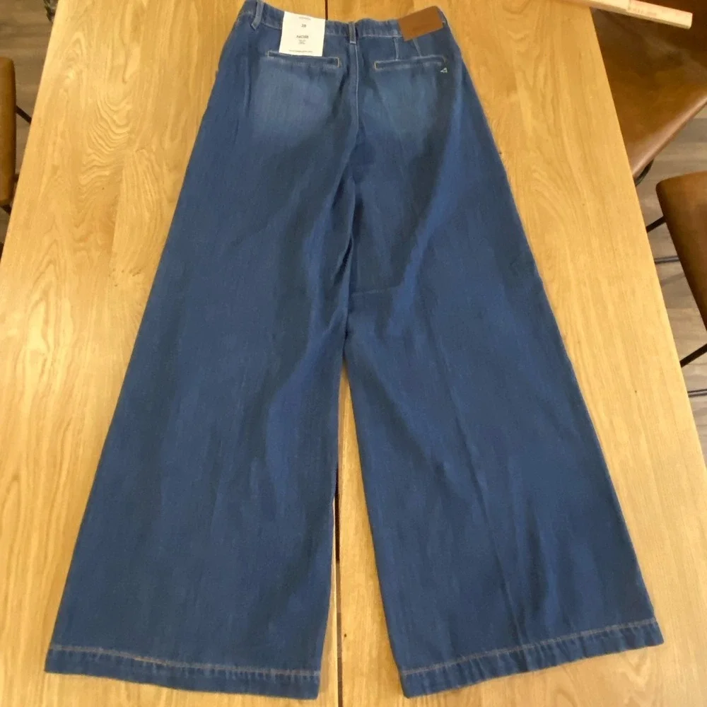 Hidden High Rise SuperWide Leg Jean trouser Size 28 Medium Wash Blue Women's NWT